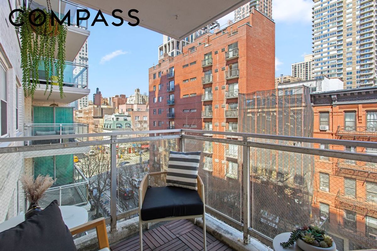 Photo for Emery Towers - 400 East 77th Street Cooperative in Lenox Hill, Manhattan