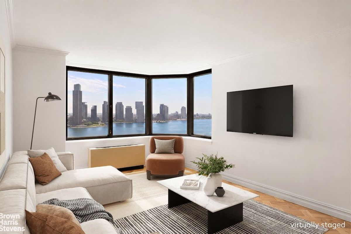 Photo for The Horizon - 415 East 37th Street Condominium in Midtown East, Manhattan