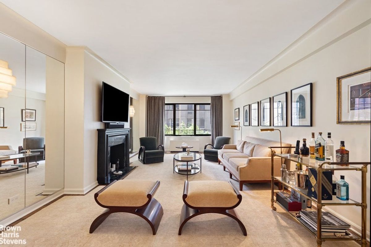 Photo for 880 5th Avenue - 880 Fifth Avenue Cooperative in Upper East Side, Manhattan