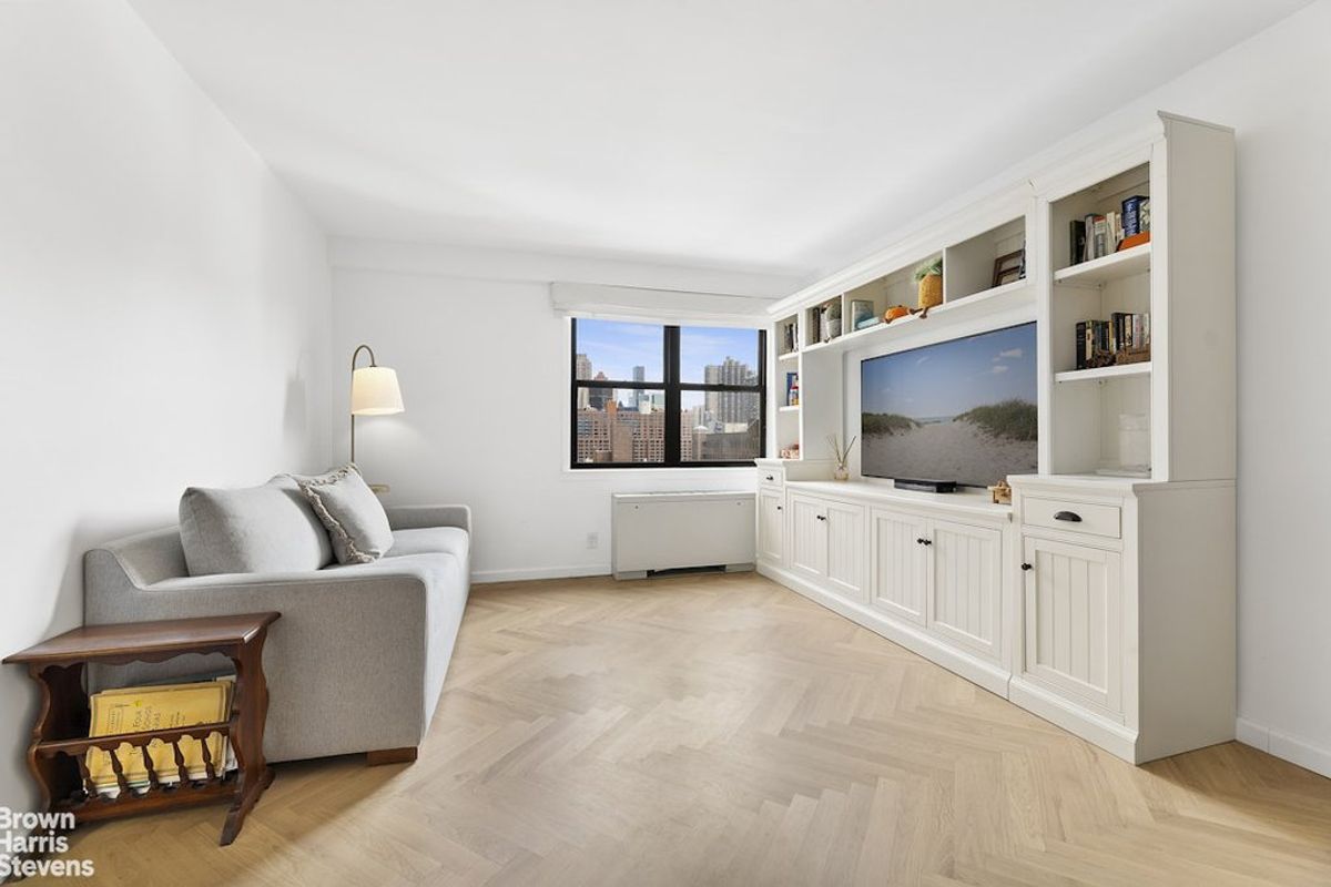 Photo for The Chesapeake House - 201 East 28th Street Cooperative in Kips Bay, Manhattan