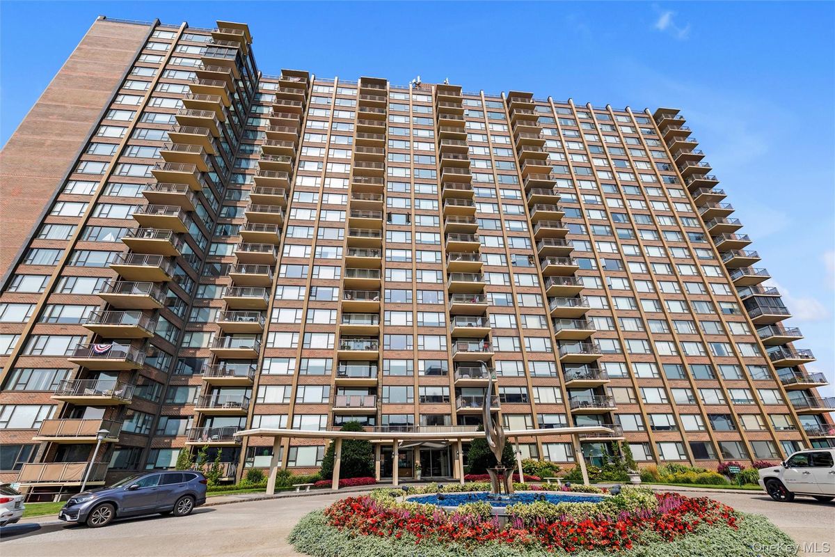Photo for 166-25 Powells Cove Boulevard - 166-25 Powells Cove Boulevard Cooperative in Flushing, Queens