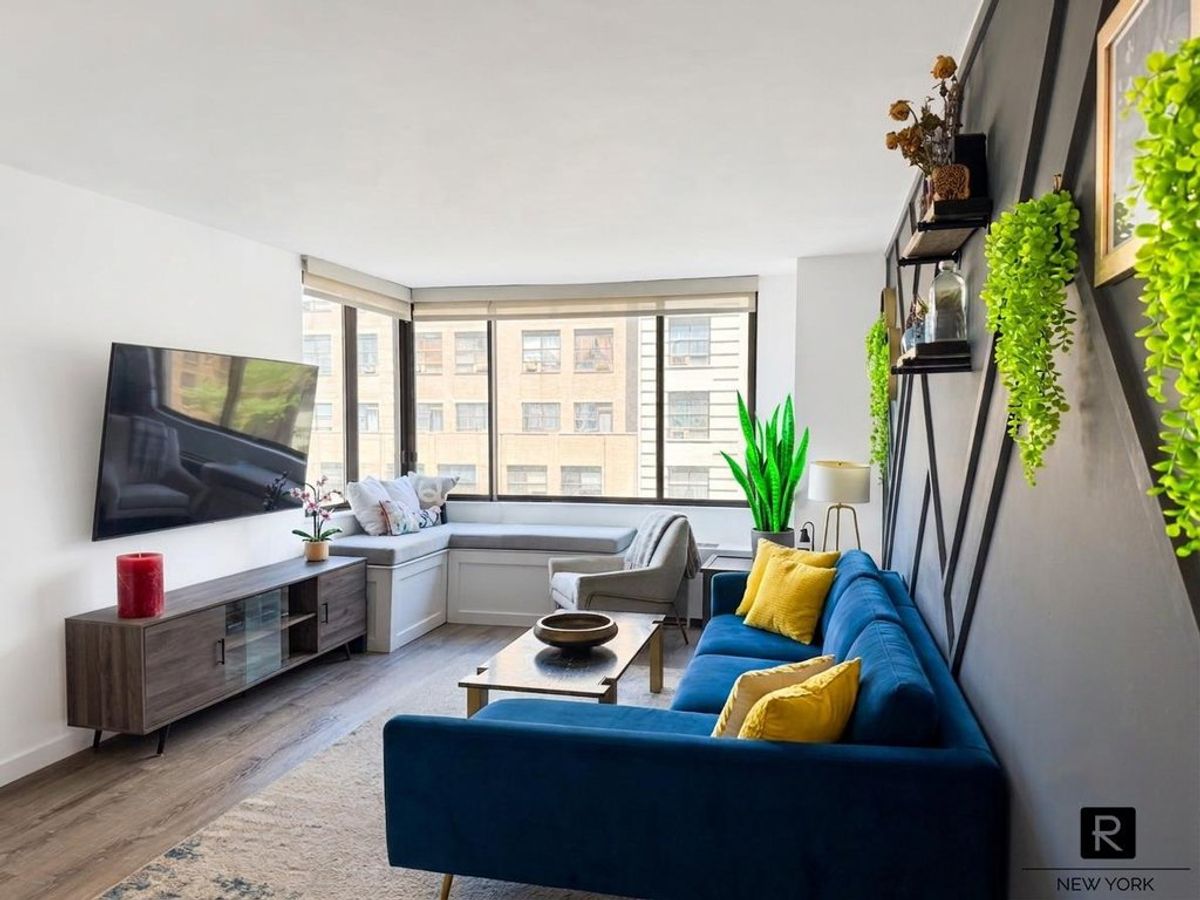 Photo for Two WorldWide Plaza - 350 West 50th Street Condominium in Midtown West, Manhattan
