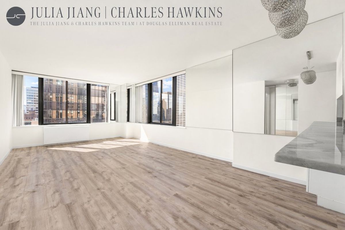 Photo for 445 5th Avenue - 445 5th Avenue Condominium in Murray Hill, Manhattan