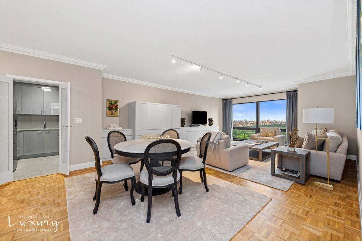 Photo for Trump Tower - 721 Fifth Avenue Condominium in Midtown, Manhattan