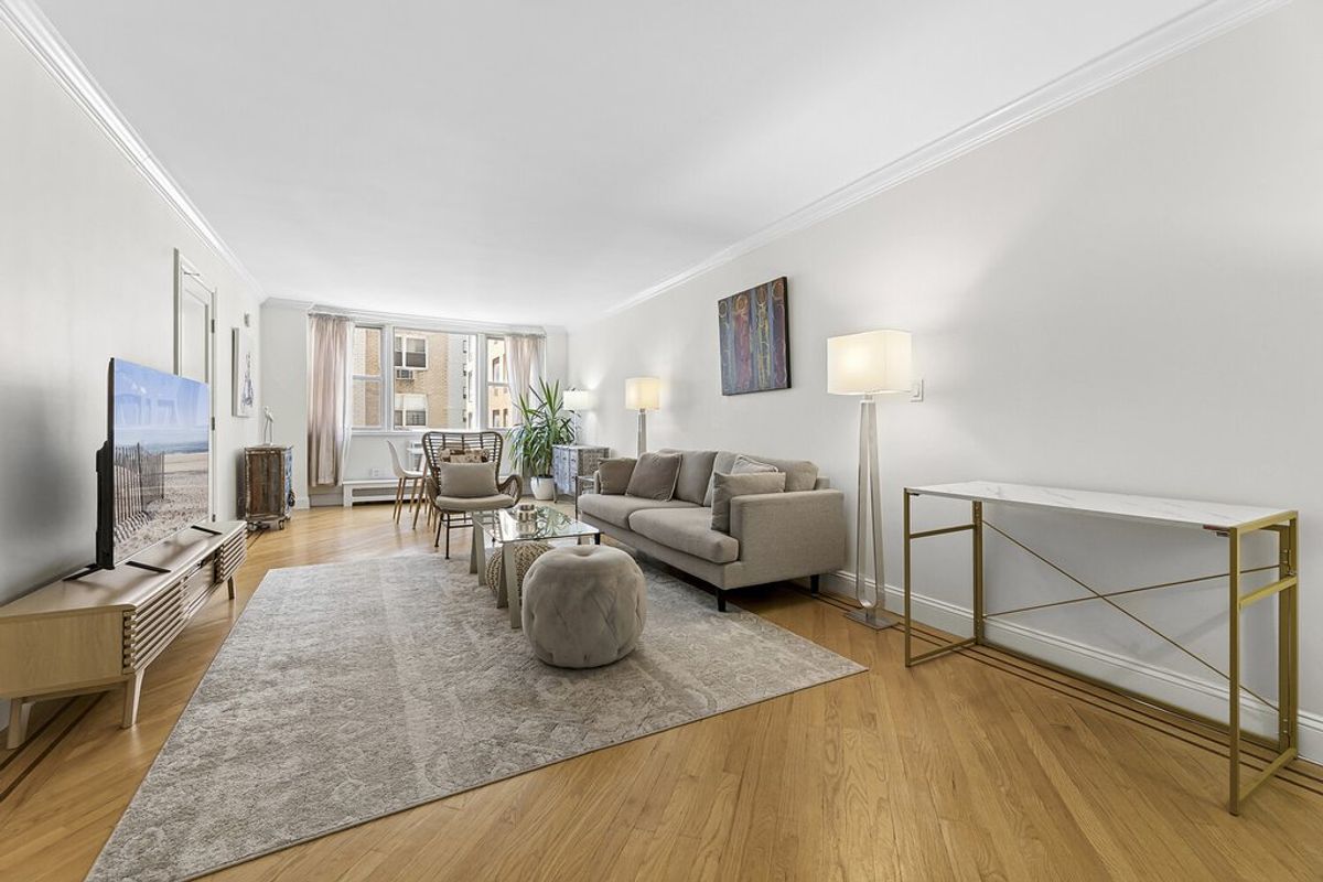 Photo for 215 East 80th Street - 215 East 80th Street Condominium in Upper East Side, Manhattan