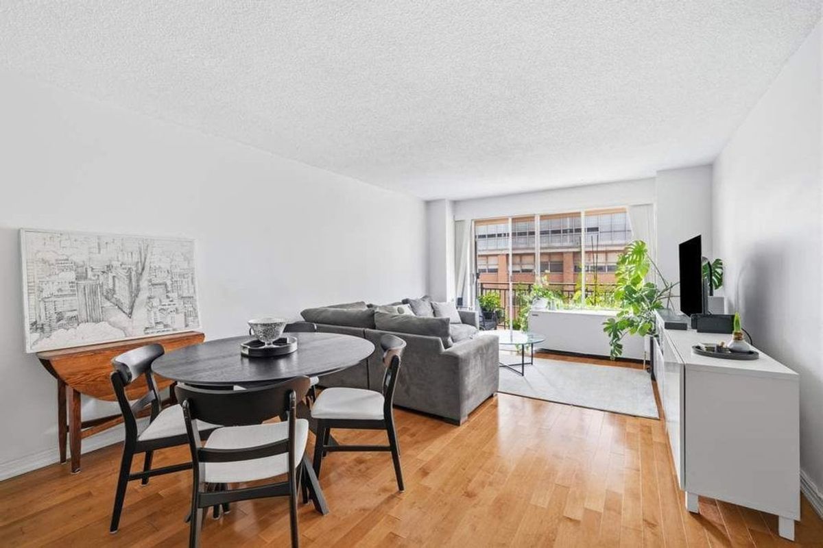 Photo for Murray Hill House - 132 East 35th Street Cooperative in Murray Hill, Manhattan