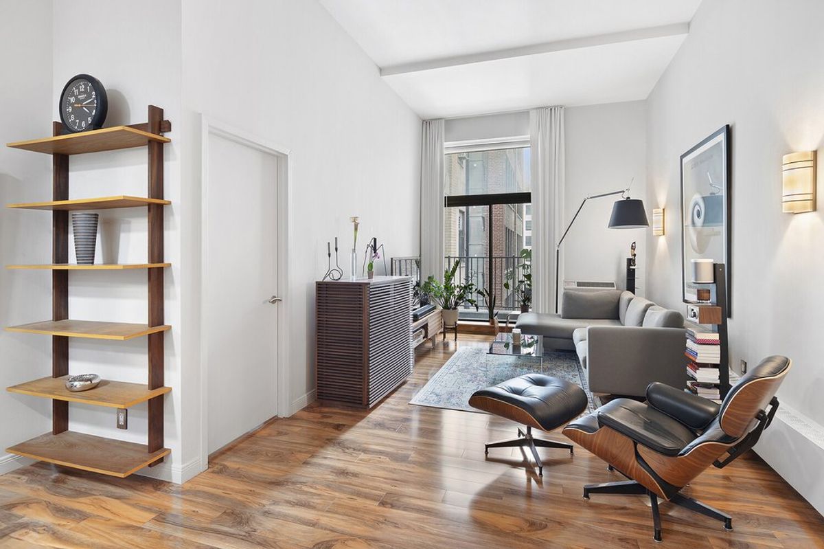 Photo for 372 5th Avenue - 372 5th Avenue Cooperative in Murray Hill, Manhattan