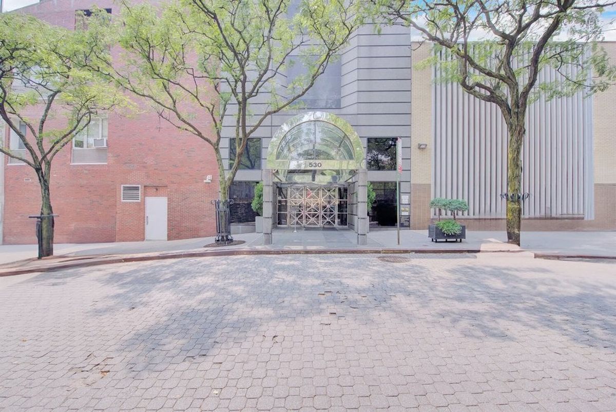 Photo for The Promenade - 530 East 76th Street Condominium in Upper East Side, Manhattan