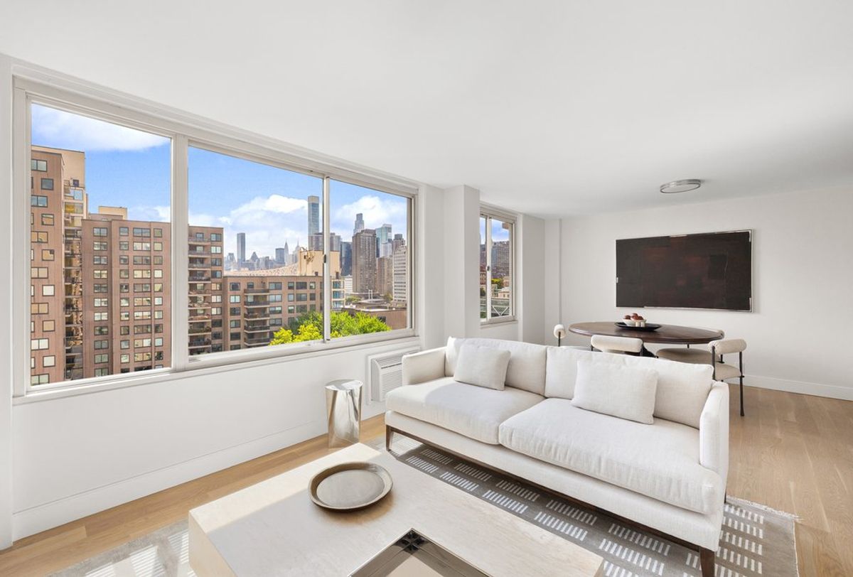 Photo for Island House - 555 Main Street Condominium in Roosevelt Island, Manhattan