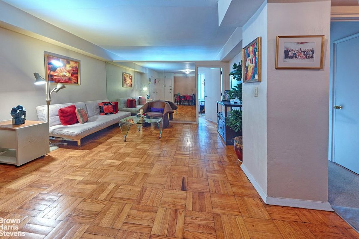 Photo for Executive House - 225 East 46th Street Condominium in Midtown East, Manhattan