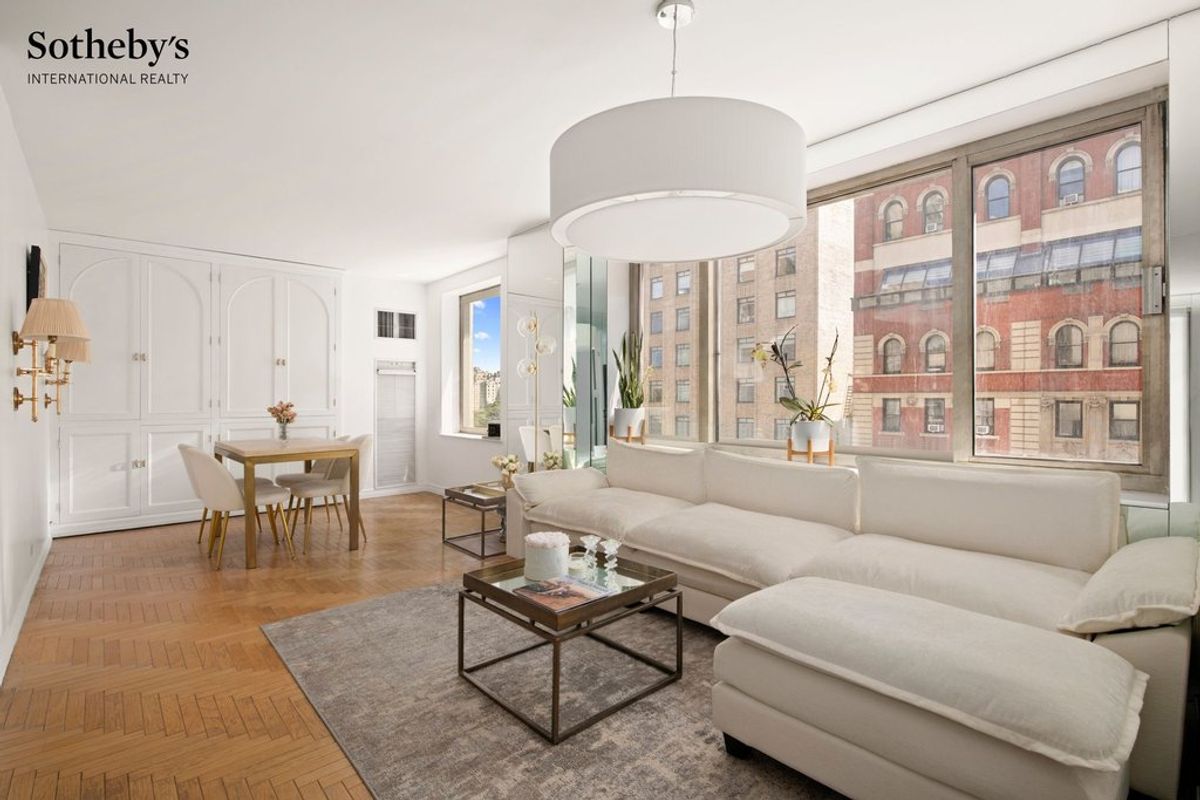 Photo for Trump Parc - 106 Central Park South Condominium in Midtown, Manhattan