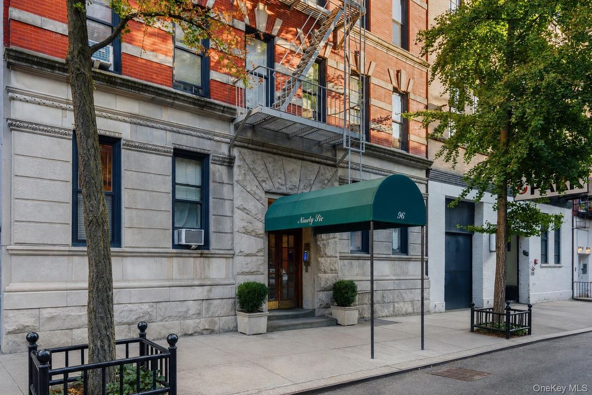 Photo for  96 Perry Street  - 96 Perry Street Cooperative in West Village, Manhattan