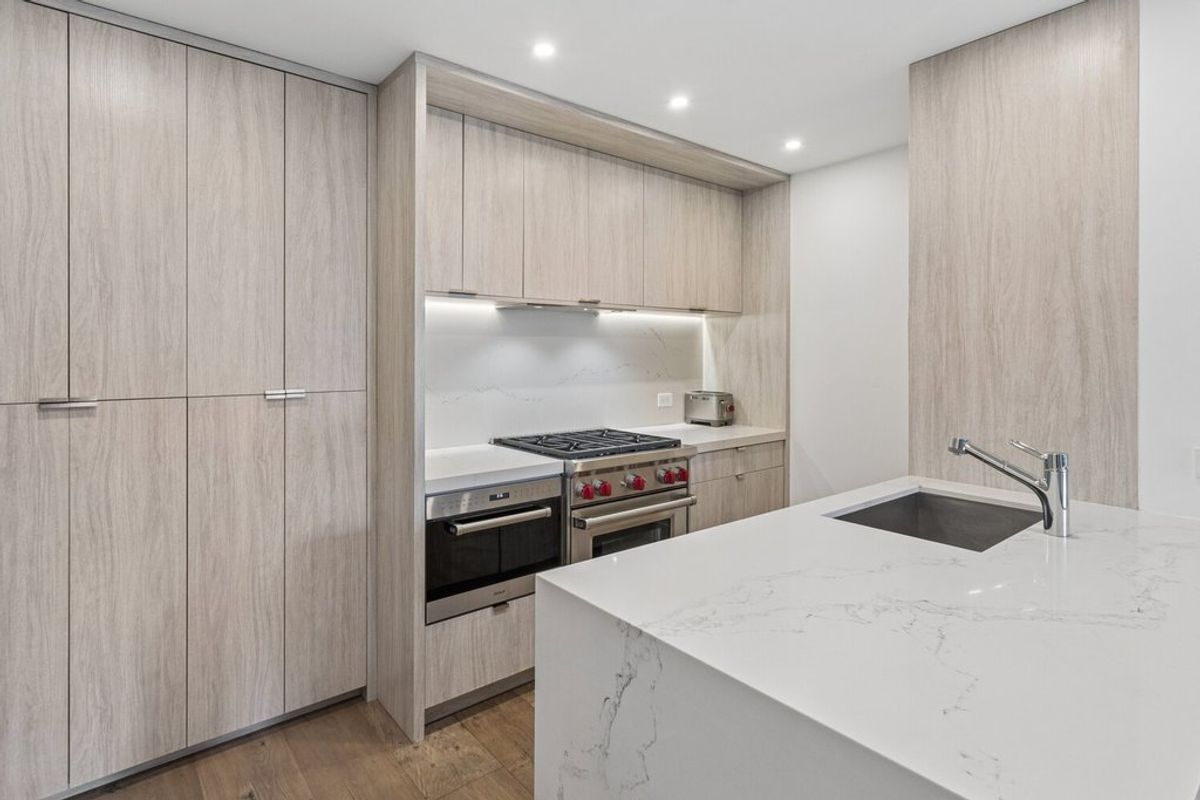 Photo for Wellington Tower - 350 East 82nd Street Condominium in Upper East Side, Manhattan