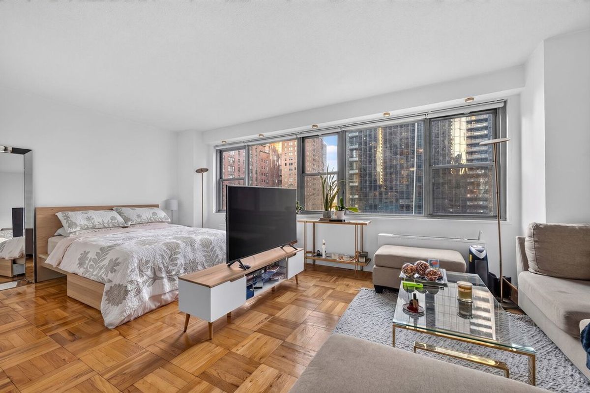 Photo for The Churchill - 300 East 40th Street Condominium in Turtle Bay, Manhattan