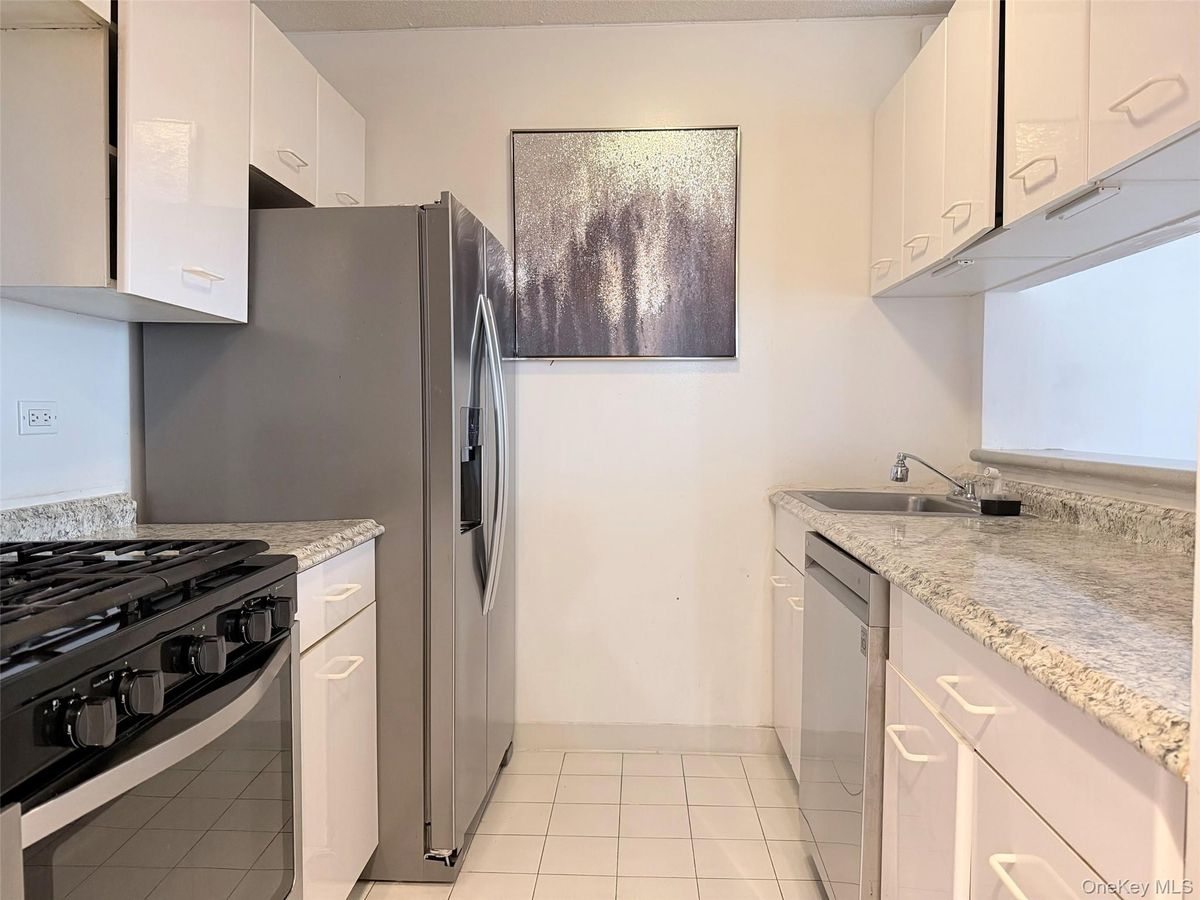 Photo for The Cove Club - 2 South End Avenue Condominium in Battery Park City, Manhattan