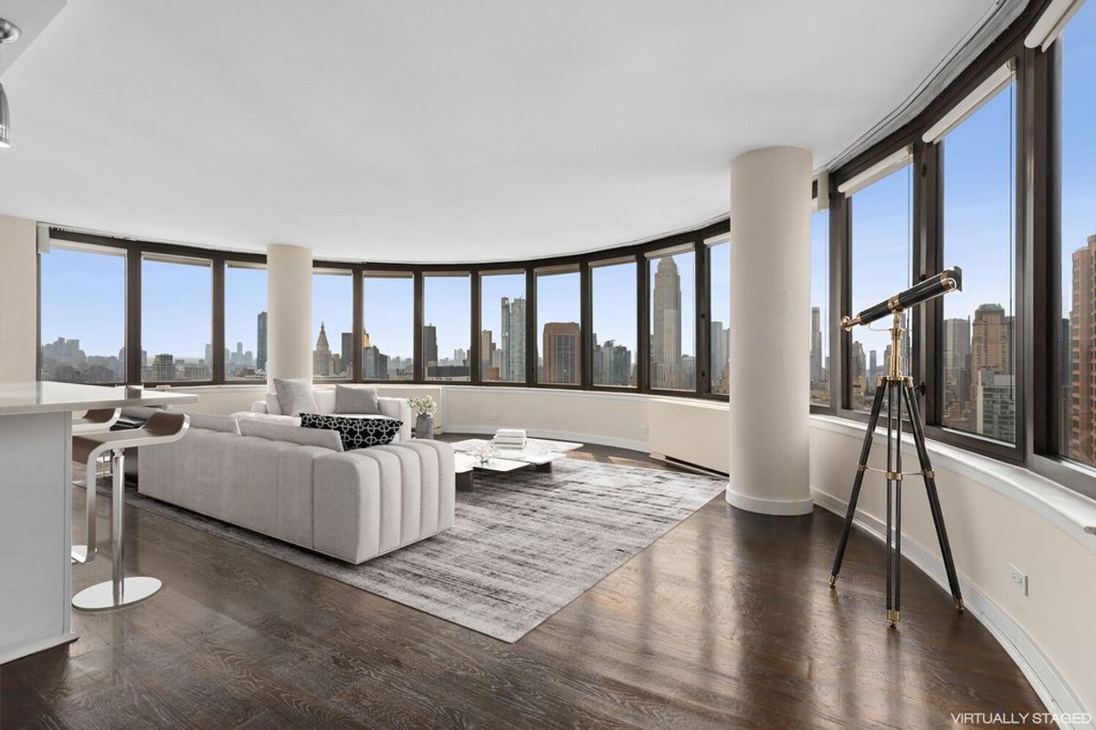 Photo for The Corinthian - 330 East 38th Street Condominium in Murray Hill, Manhattan