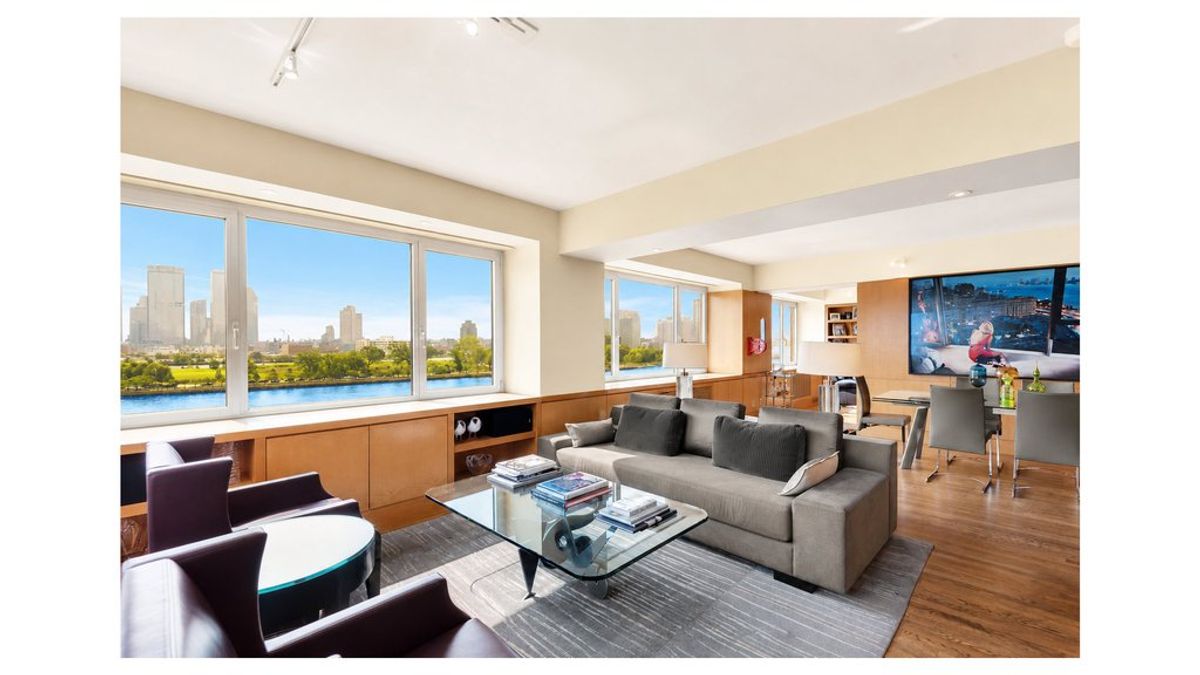 Photo for Cannon Point North - 25 Sutton Place South Cooperative in Midtown East, Manhattan