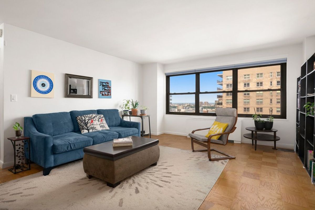 Photo for Lincoln Towers - 160 West End Avenue Condominium in Upper West Side, Manhattan