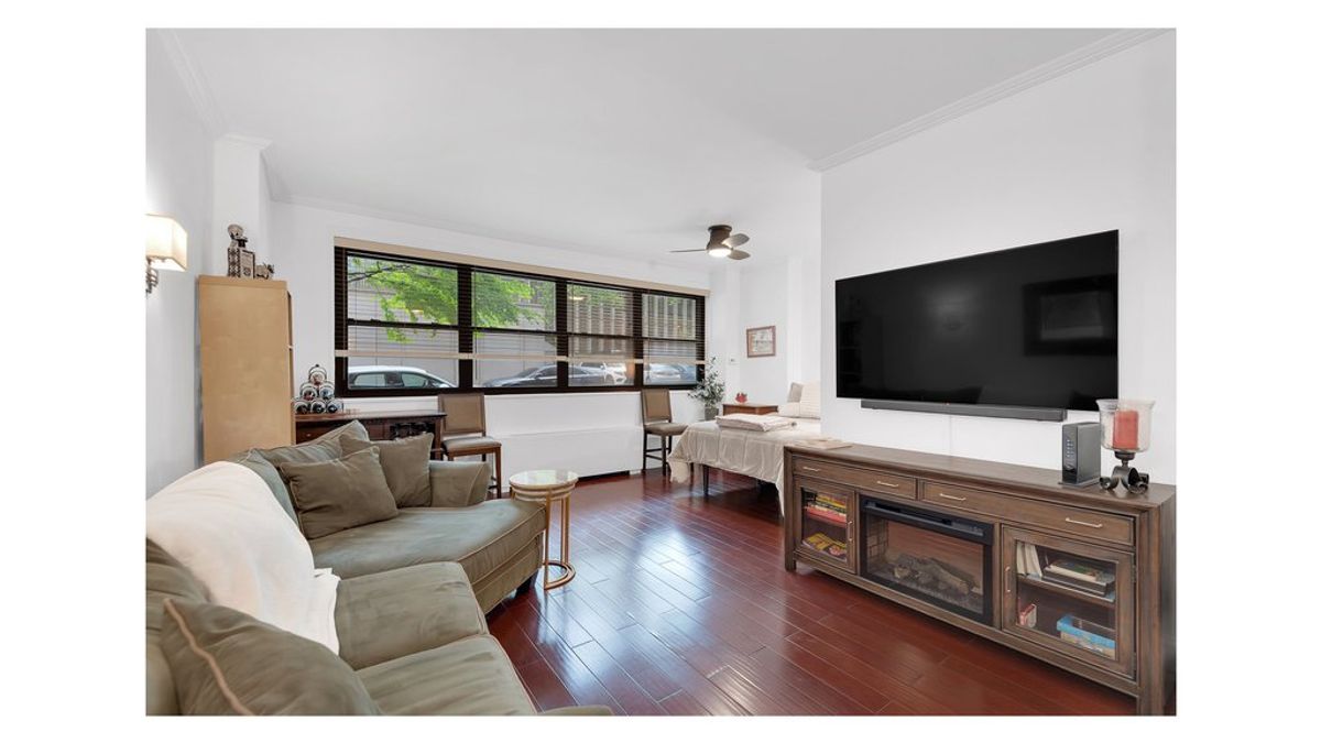 Photo for Lincoln Towers - 180 West End Avenue Condominium in Upper West Side, Manhattan
