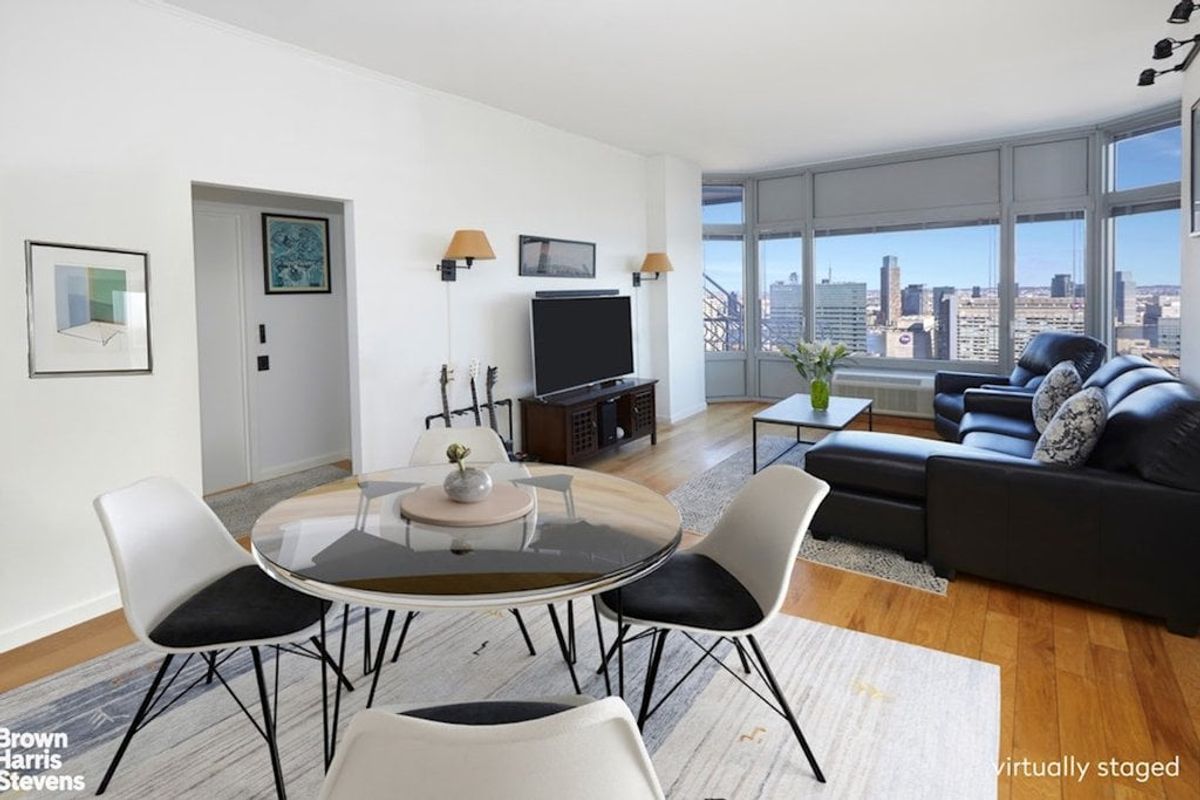 Photo for The Future Condominium - 200 East 32nd Street Condominium in Murray Hill, Manhattan