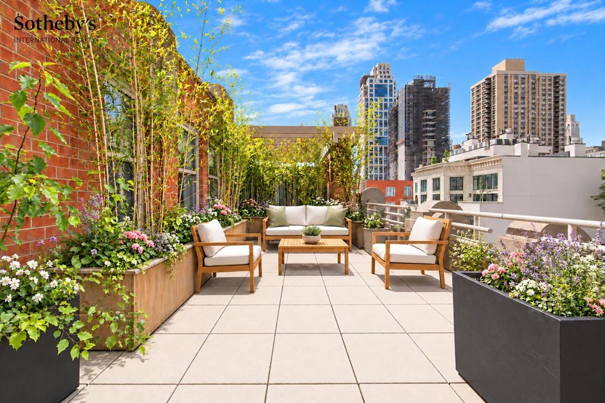 Photo for Wellington Tower - 350 East 82nd Street Condominium in Upper East Side, Manhattan