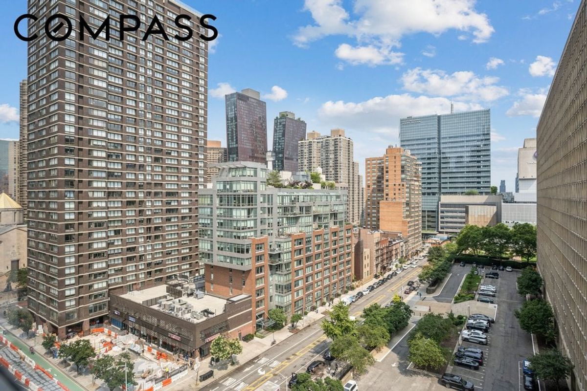 Photo for Riverview East - 251 East 32nd Street Cooperative in Murray Hill, Manhattan