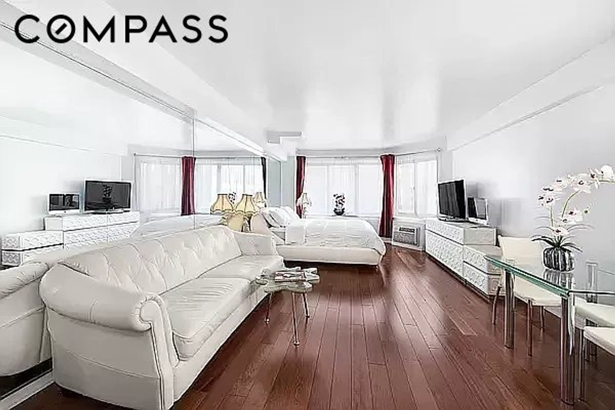 Photo for Executive House - 225 East 46th Street Condominium in Midtown East, Manhattan