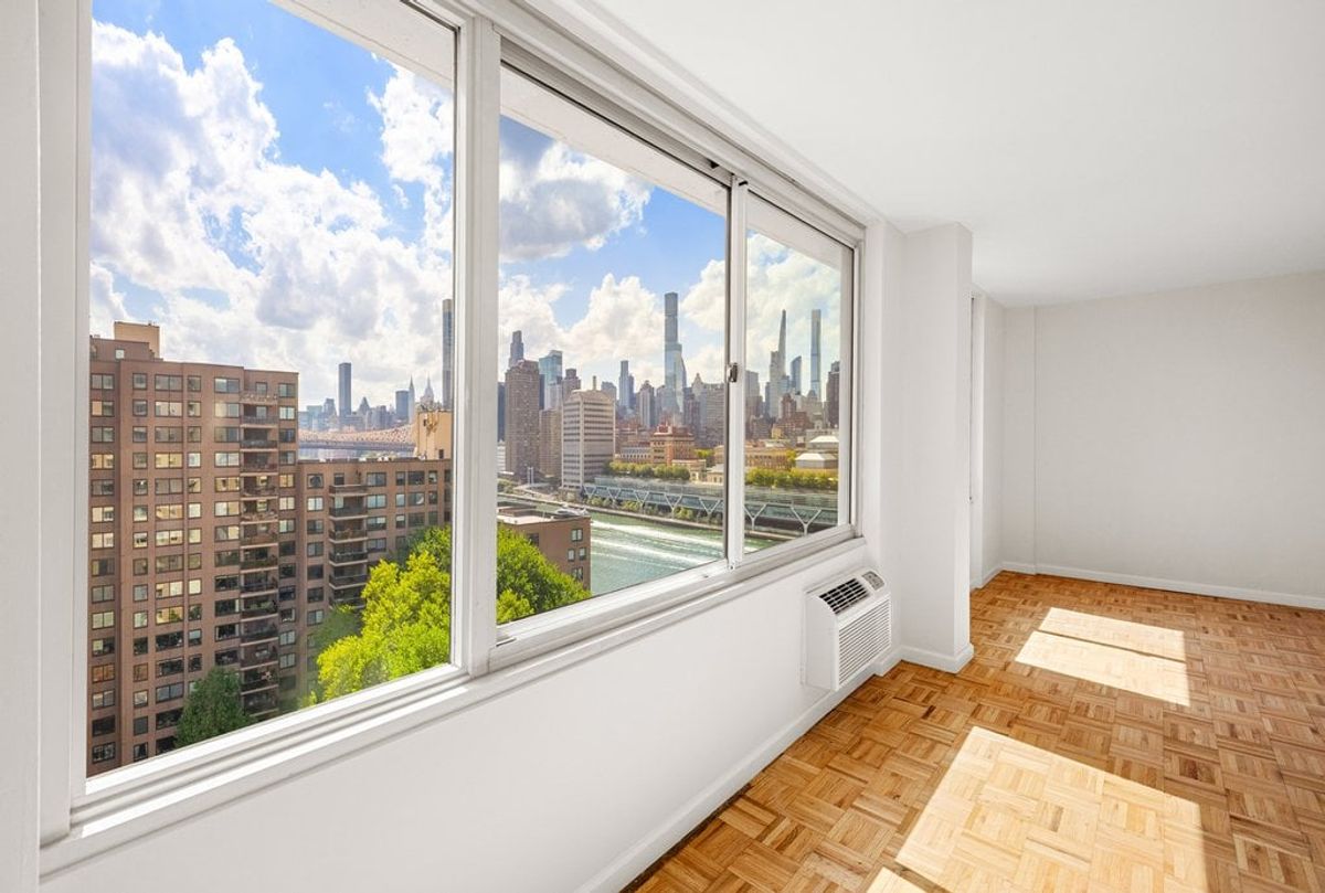 Photo for Island House - 555 Main Street Condominium in Roosevelt Island, Manhattan