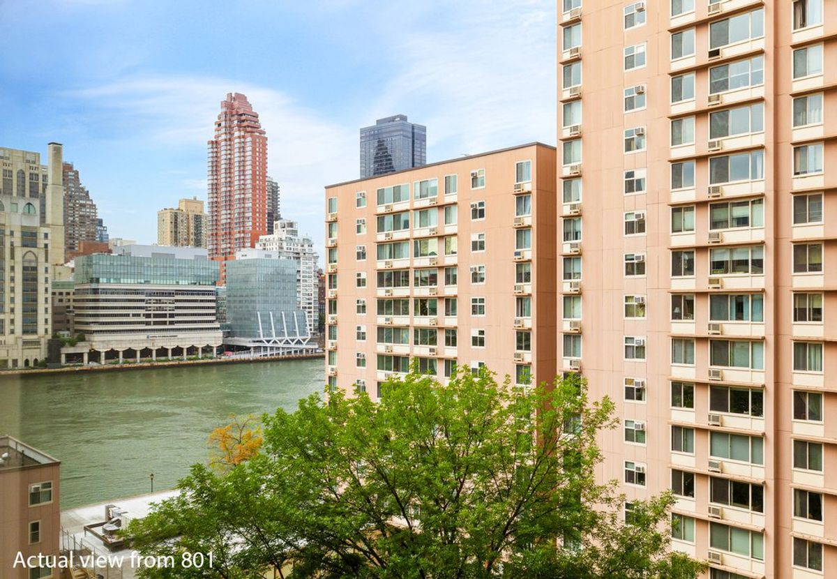 Photo for Island House - 555 Main Street Condominium in Roosevelt Island, Manhattan