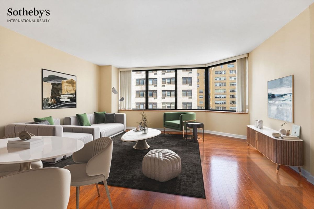 Photo for The Saratoga - 330 East 75th Street Condominium in Upper East Side, Manhattan