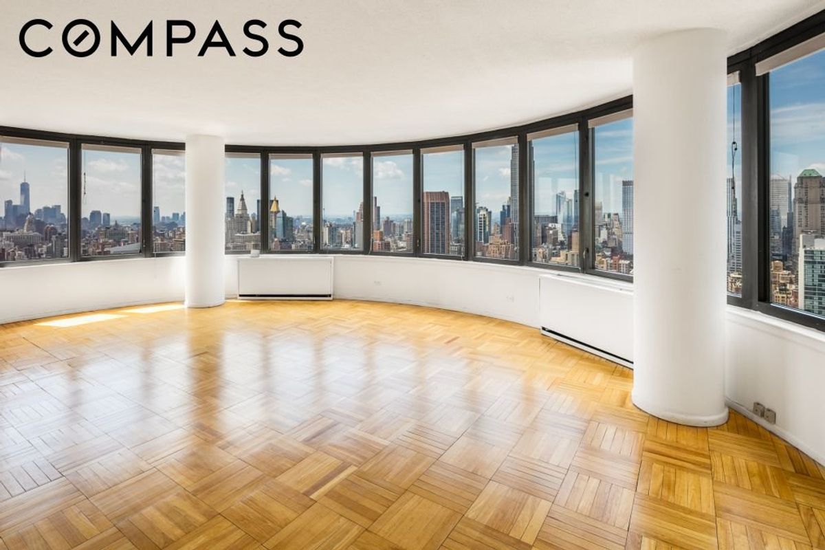 Photo for The Corinthian - 330 East 38th Street Condominium in Murray Hill, Manhattan