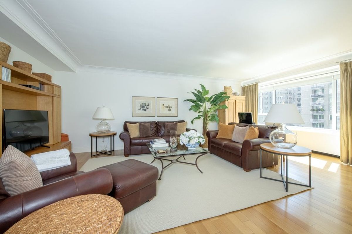Photo for Manhattan House - 200 East 66th Street Condominium in Upper East Side, Manhattan