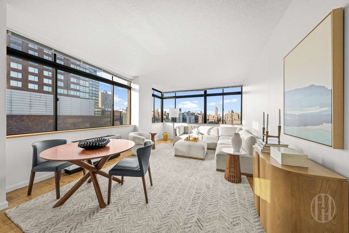 Photo for 45 West 67th Street - 45 West 67th Street Condominium in Upper West Side, Manhattan