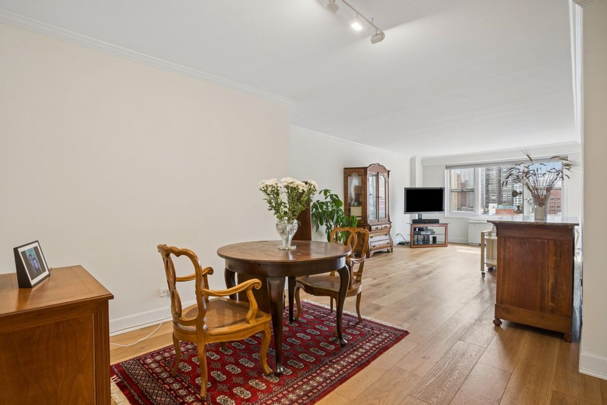 Photo for Emery Towers - 400 East 77th Street Cooperative in Lenox Hill, Manhattan