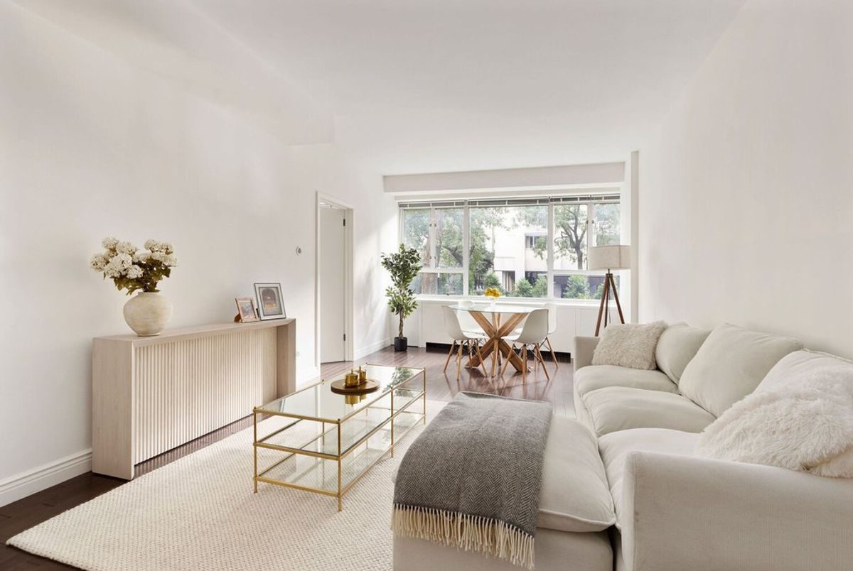 Photo for Manhattan House - 200 East 66th Street Condominium in Upper East Side, Manhattan