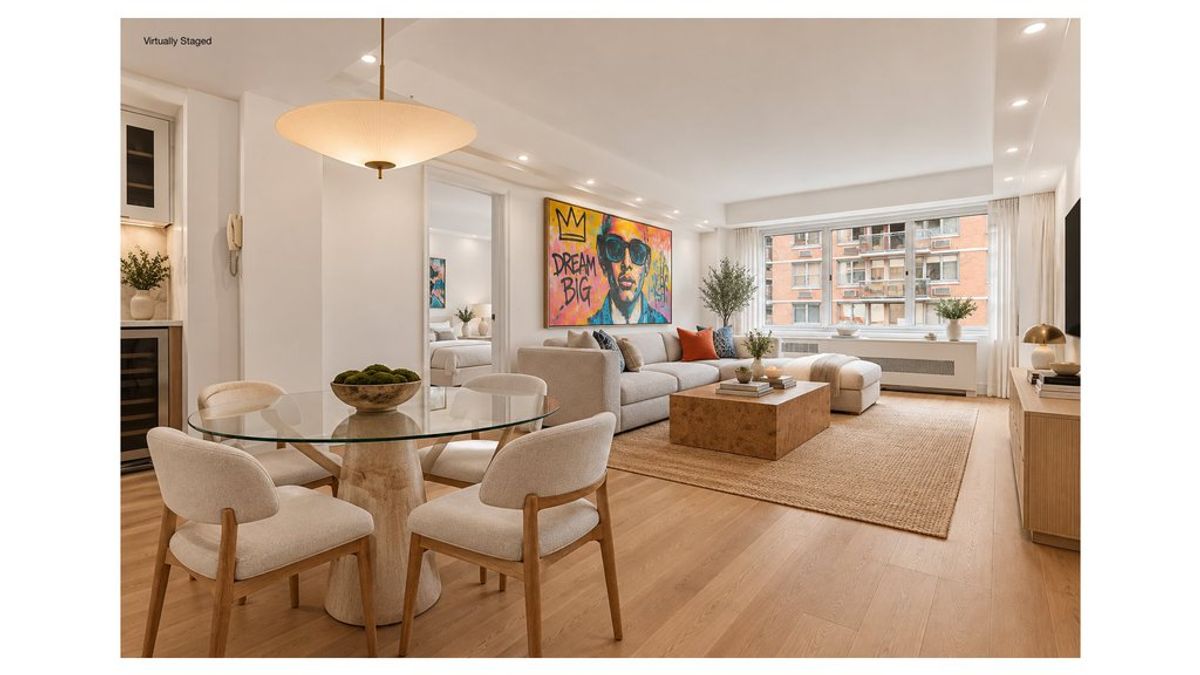 Photo for Executive House - 225 East 46th Street Condominium in Midtown East, Manhattan