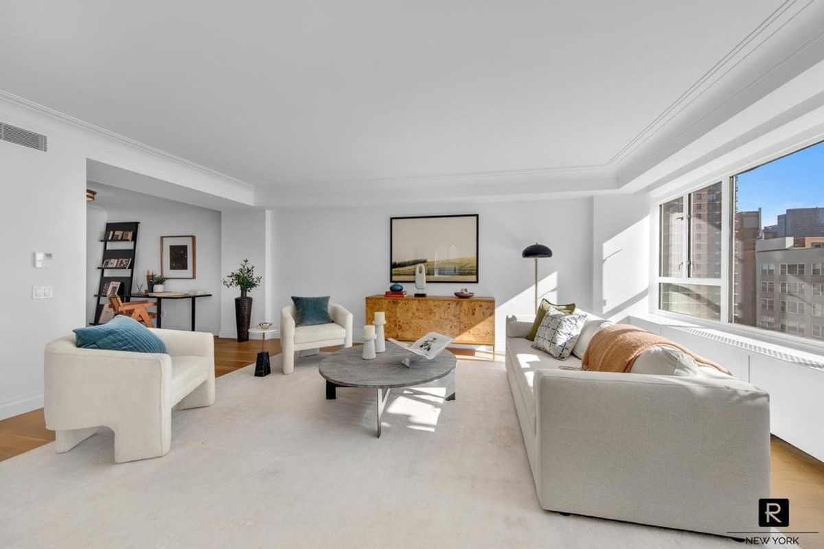 Photo for Manhattan House - 200 East 66th Street Condominium in Upper East Side, Manhattan