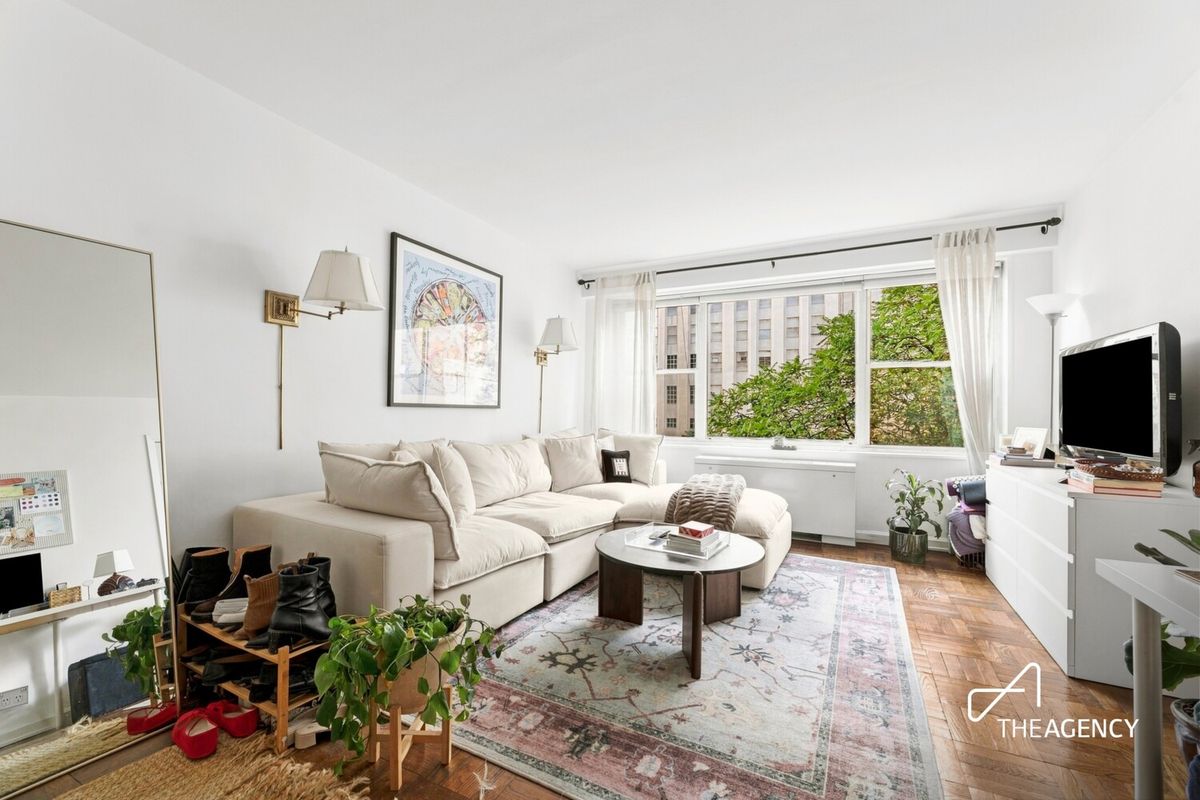 Photo for 150 East 61st Street - 150 East 61St Street Cooperative in Lenox Hill, Manhattan