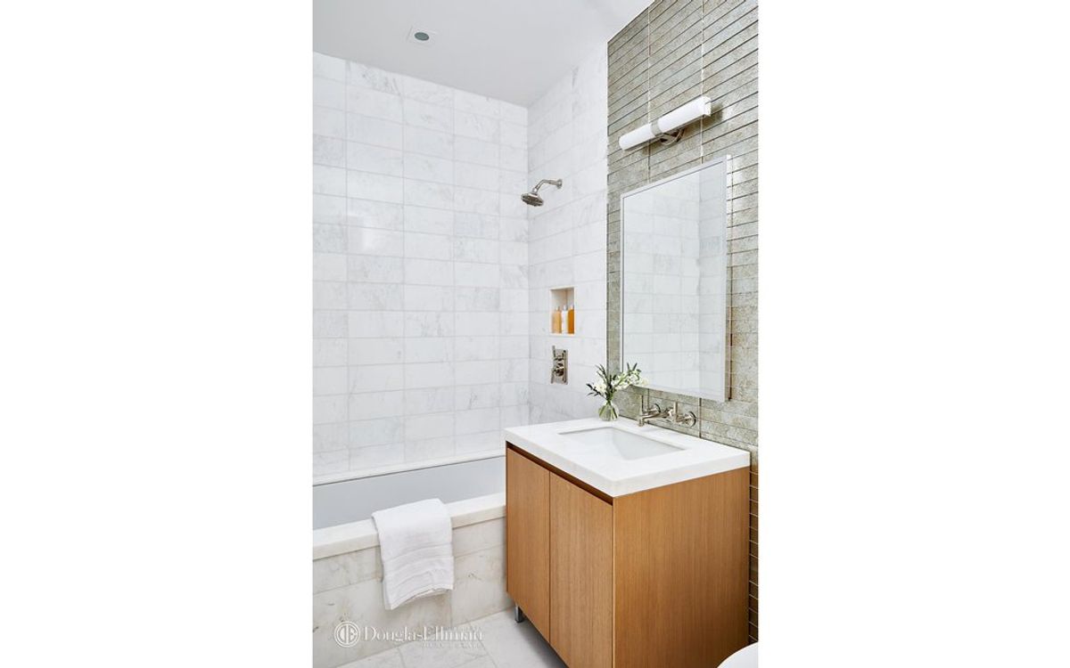 Photo for The Modern at Gramercy Square - 215 E 19th Street Condominium in Gramercy Park, Manhattan
