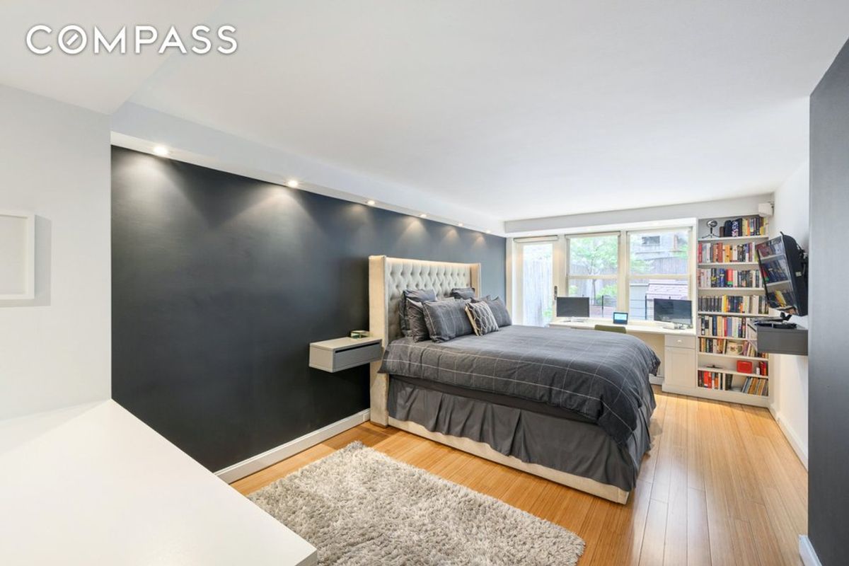 Photo for  Gramercy East  - 382 2 AVENUE Cooperative in Gramercy Park, Manhattan