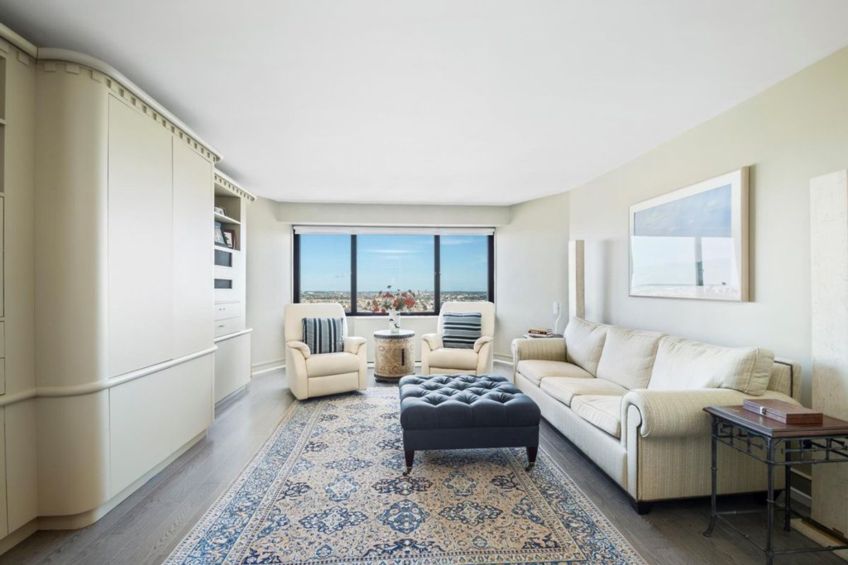 Photo for 60 EAST END AVENUE - 60 EAST END AVENUE Cooperative in Upper East Side, Manhattan