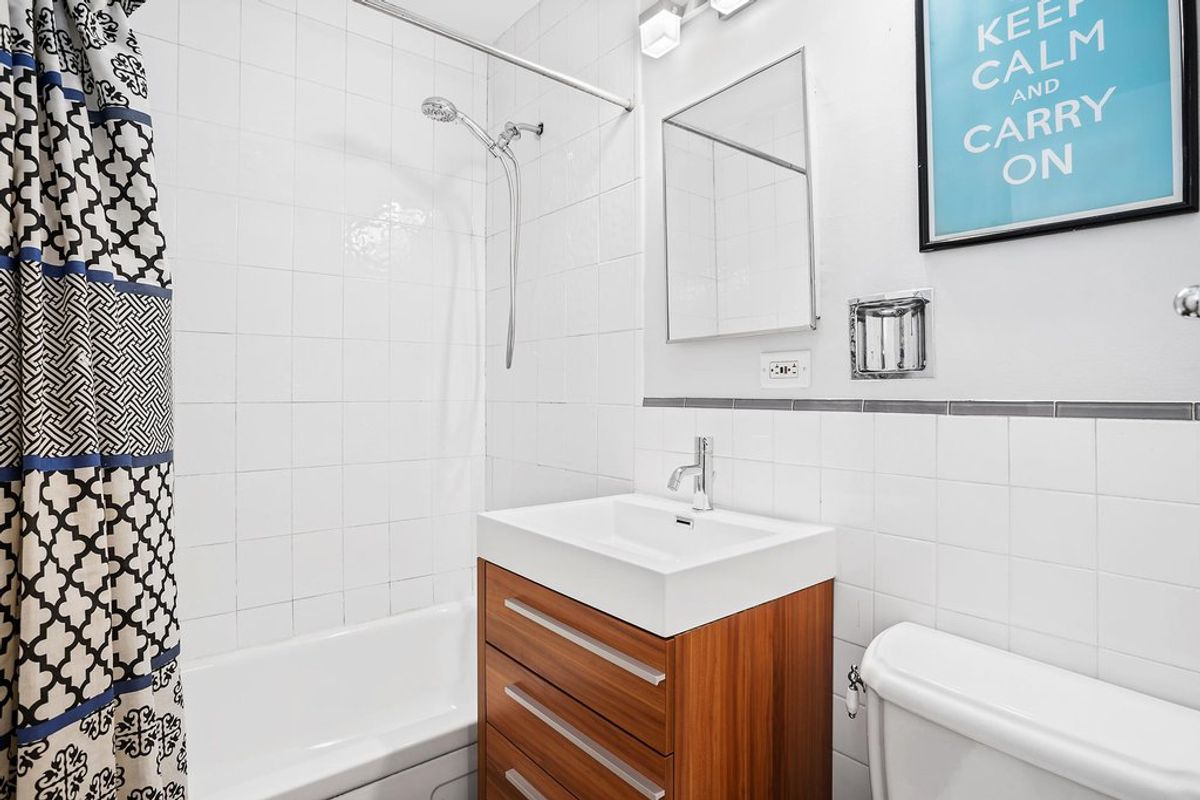 Photo for  Little Gramercy  - 207 EAST 21 STREET Cooperative in Gramercy Park, Manhattan