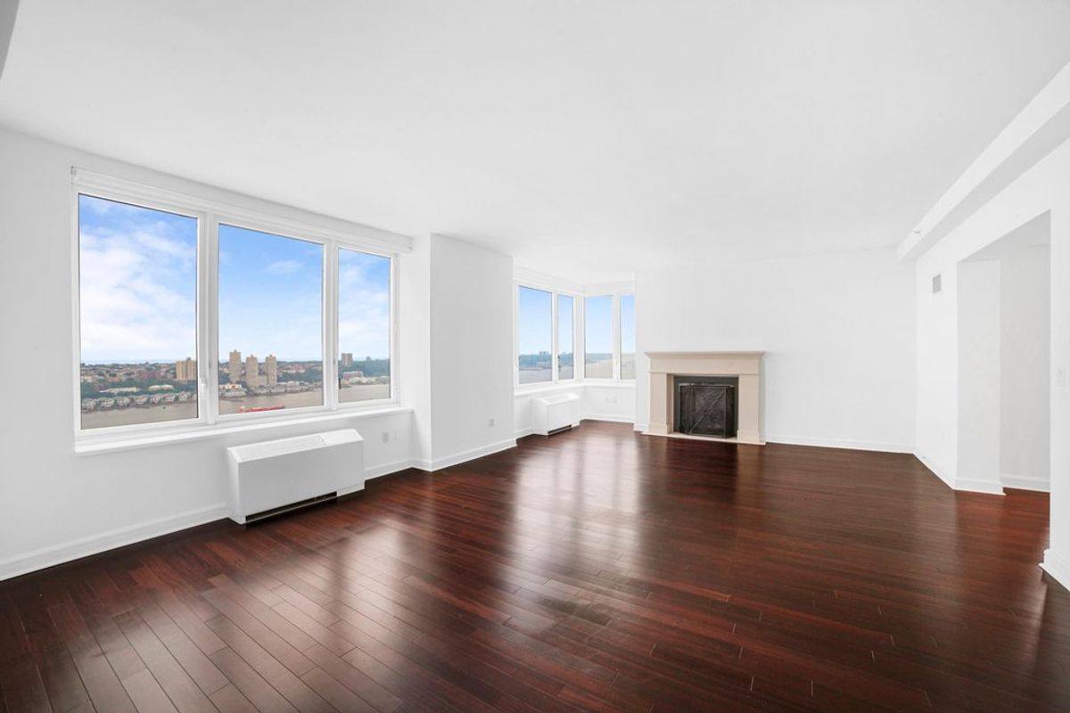 Photo for The Rushmore - 80 RIVERSIDE BOULEVARD Condominium in Upper West Side, Manhattan