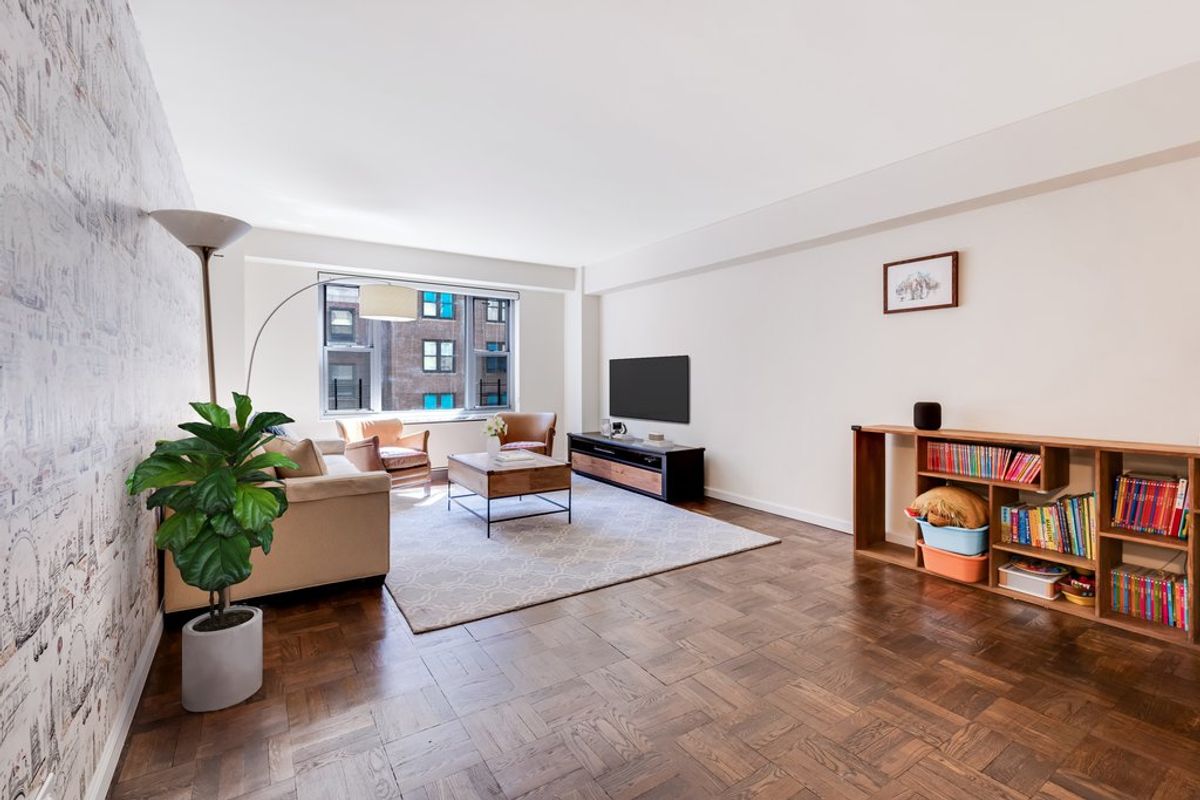 Photo for 310 Lexington Avenue - 302 LEXINGTON AVENUE Cooperative in Murray Hill, Manhattan