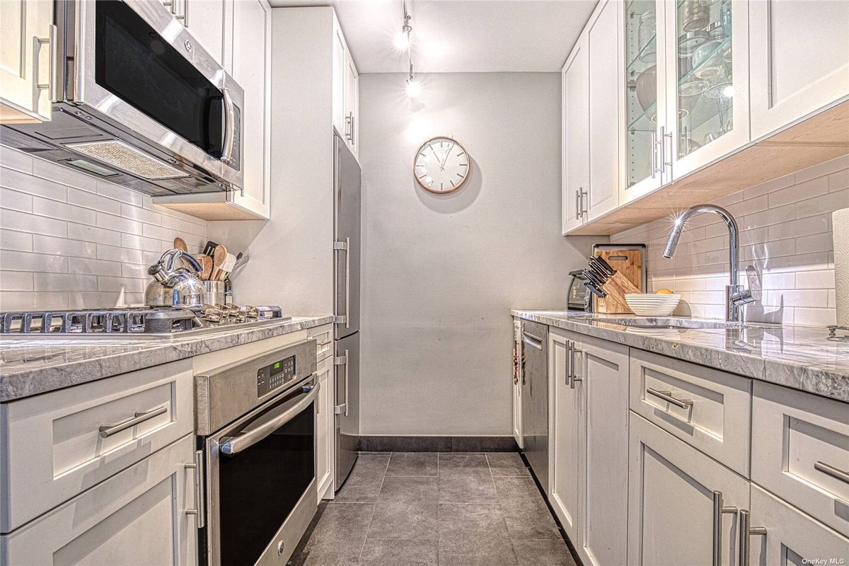Photo for 305 East 24th Street - 422 2 AVENUE Cooperative in Kips Bay, Manhattan
