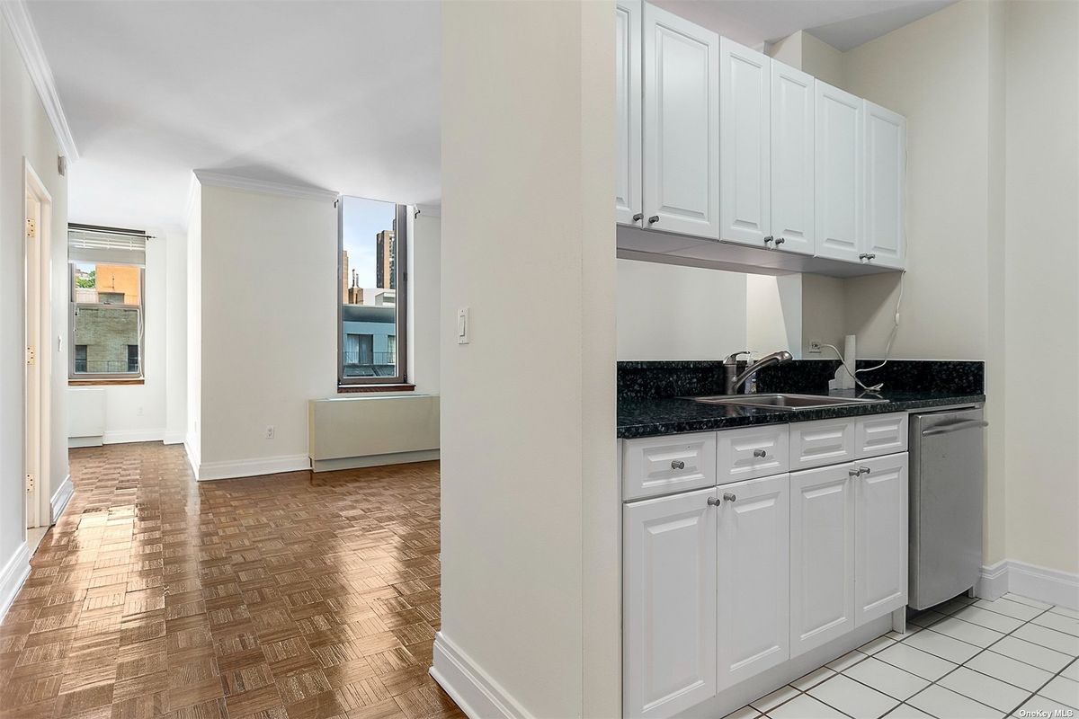 Photo for Century Tower - 400 EAST 90 STREET Condominium in Upper East Side, Manhattan