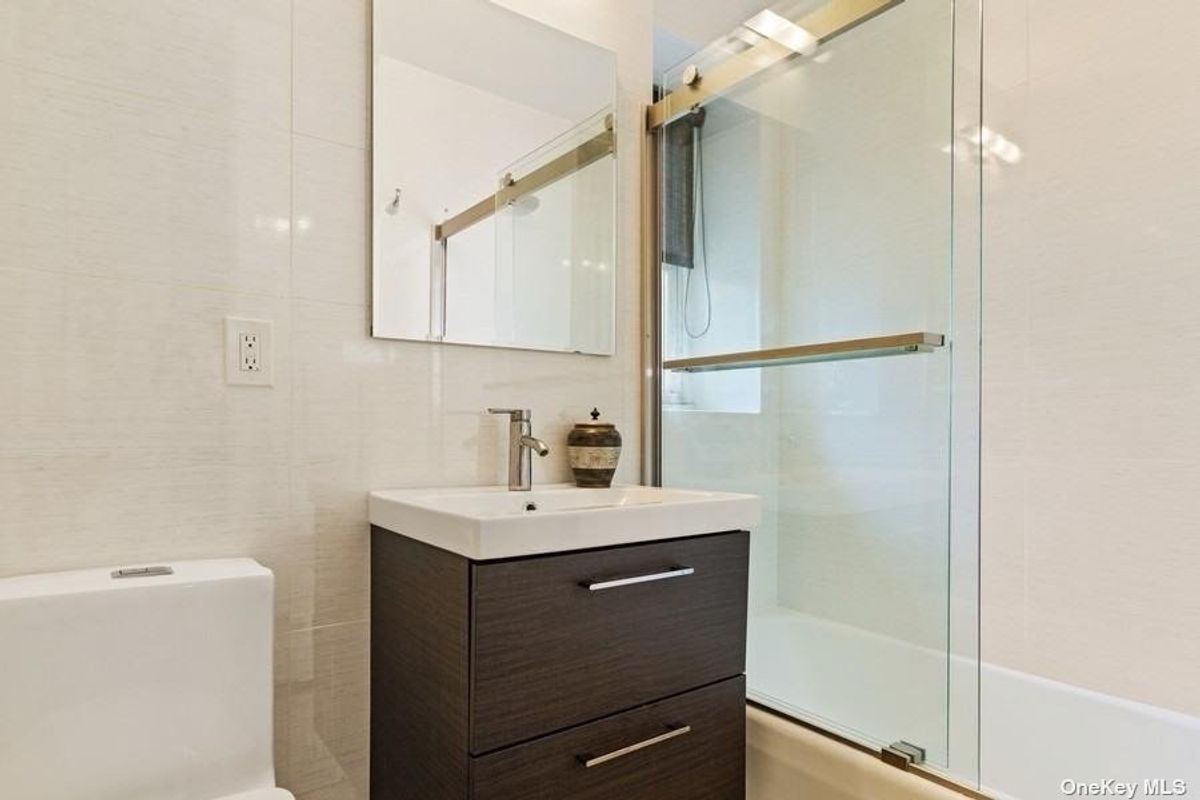 Photo for Tower 53 - 159 WEST 53 STREET Condominium in Midtown, Manhattan