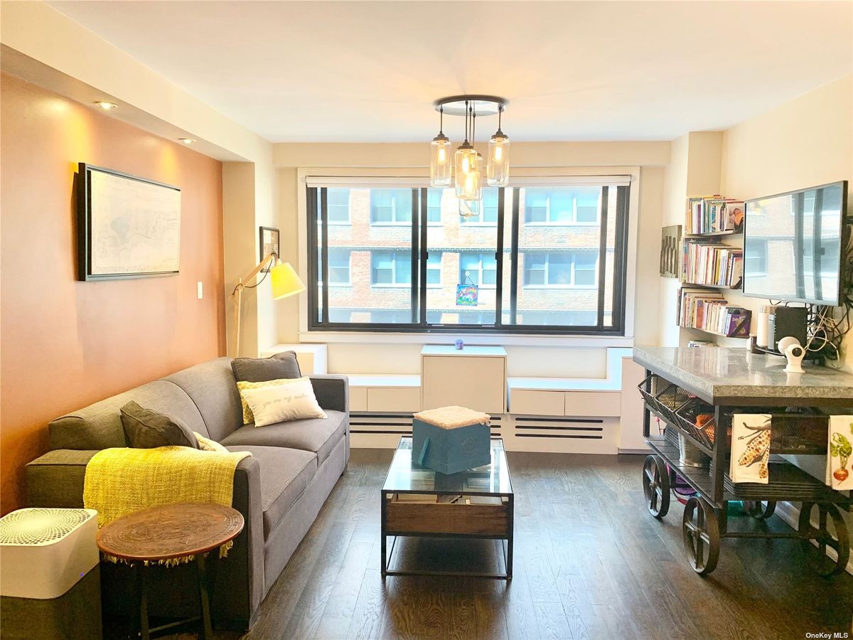 Photo for  The Chelsea Lane  - 6 WEST 16 STREET Cooperative in Flatiron, Manhattan