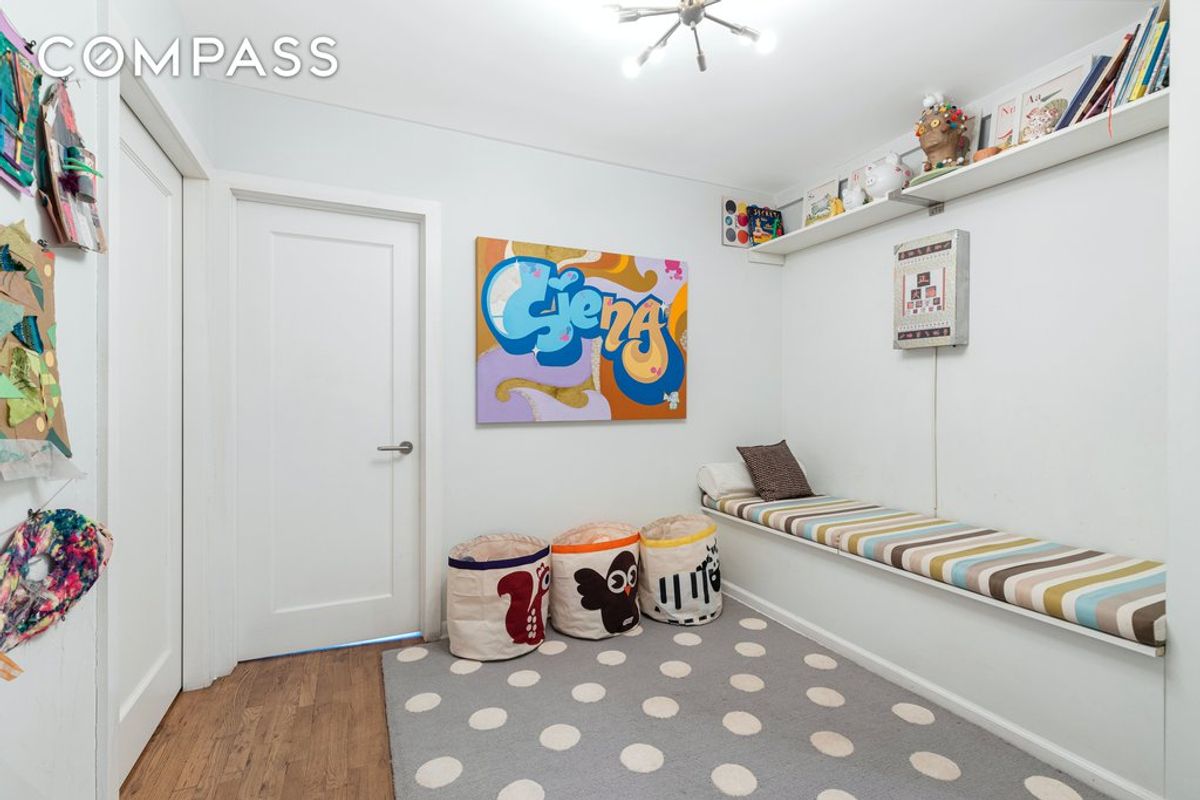 Photo for 165 Christopher Street - 650 WASHINGTON STREET Cooperative in West Village, Manhattan