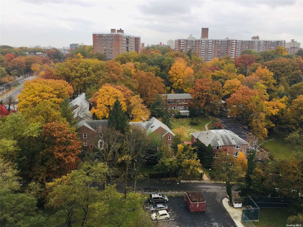 Photo for Windsor South - 4705 HENRY HUDSON PKWY W Cooperative in West Bronx, Bronx